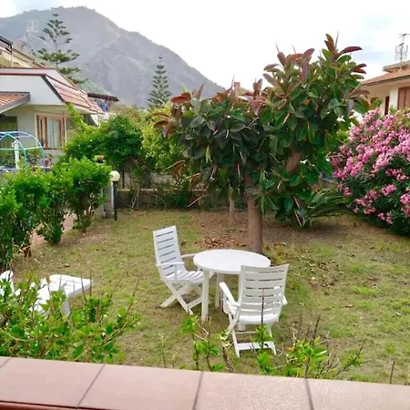 Nyaraló Casa Con Giardino E Terrazzo Vicino Al Mare